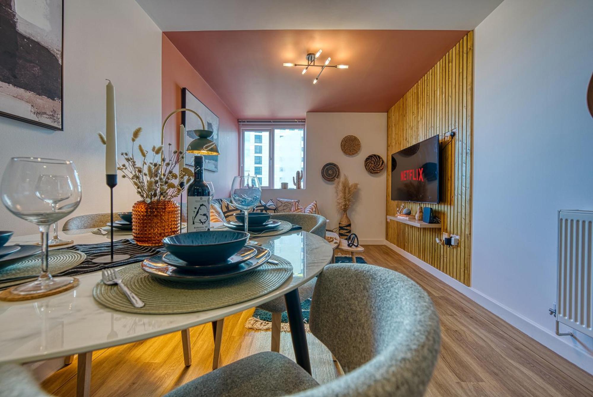 Easter Special Offer!! Cosy 2-br Stunning Apartment, Spacious, Sleeps 6, With Onsite Parking - Near Gunwharf Quays & - By Blue Puffin Portsmouth